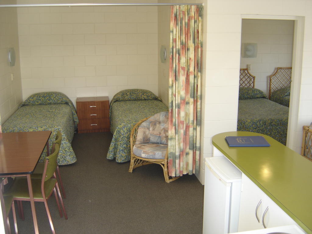 Mana-Nui Motel Whitianga Room photo